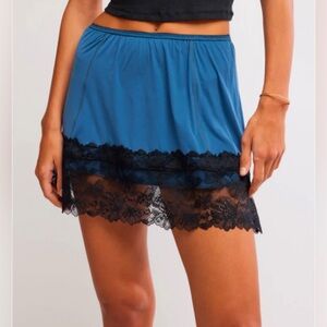 Free People Intimates by FREE PEOPLE PARTY CRASHER HALF SLIP Med NWT